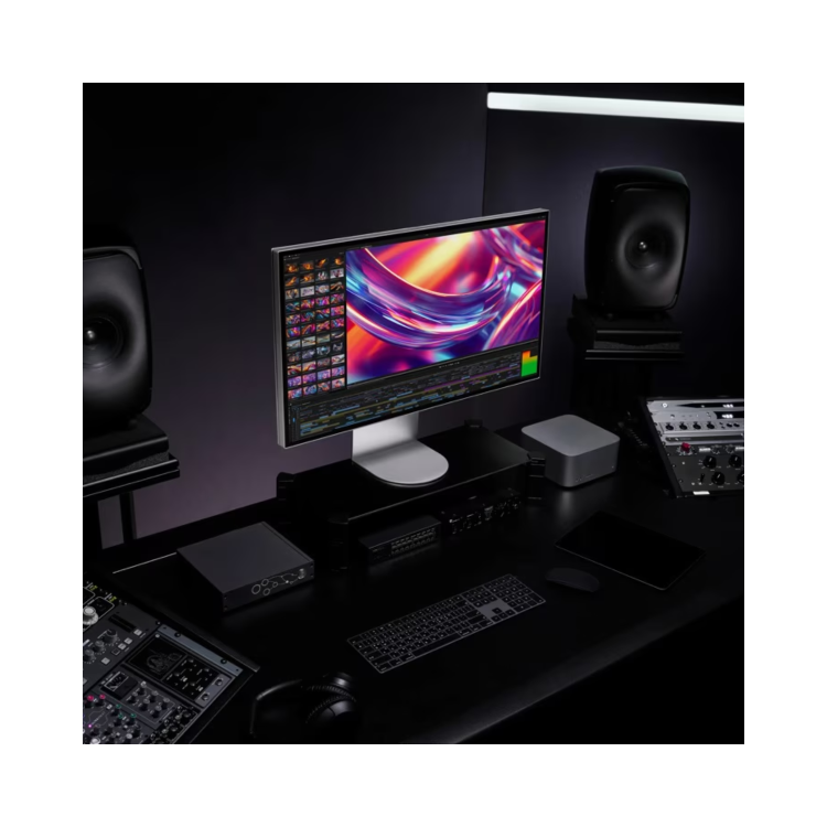 LG UltraFine 32U990A-S 32" IPS 6K USB-C Thunderbolt 5 Professional Monitor