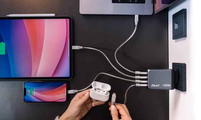 4-Port Simultaneous Charging: One Hub for All